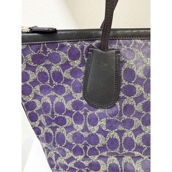 Coach Signature Coated Canvas Taxi Zip Top Tote Style 33504 Violet Purple - Picture 3 of 14